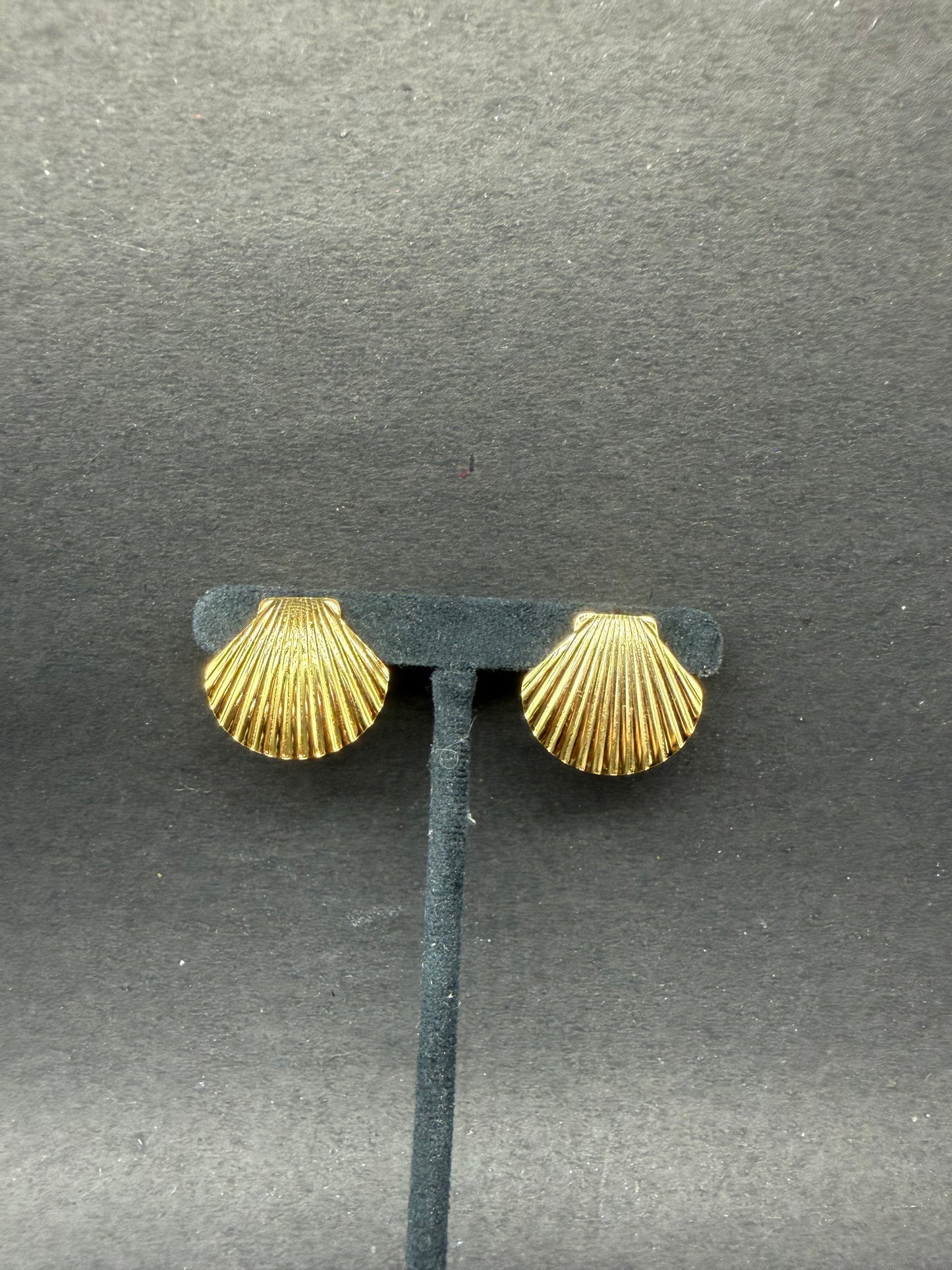 Elegant Shell Design Gold Statement Stud Earrings