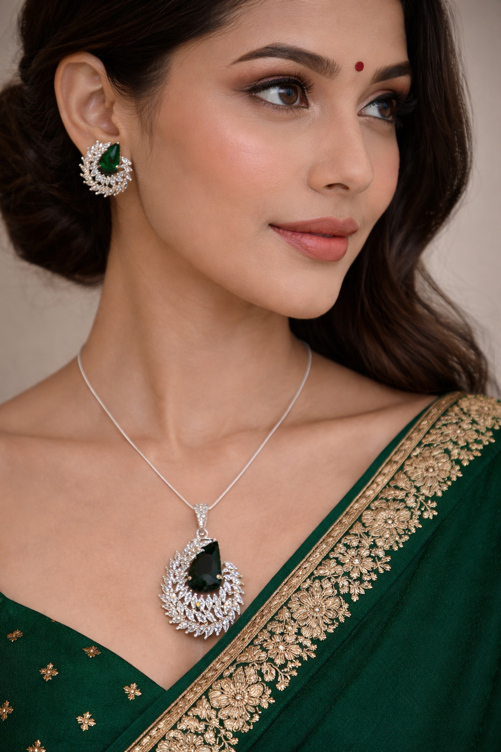 Emerald Luxe Pendant Necklace & Stud Earrings Set