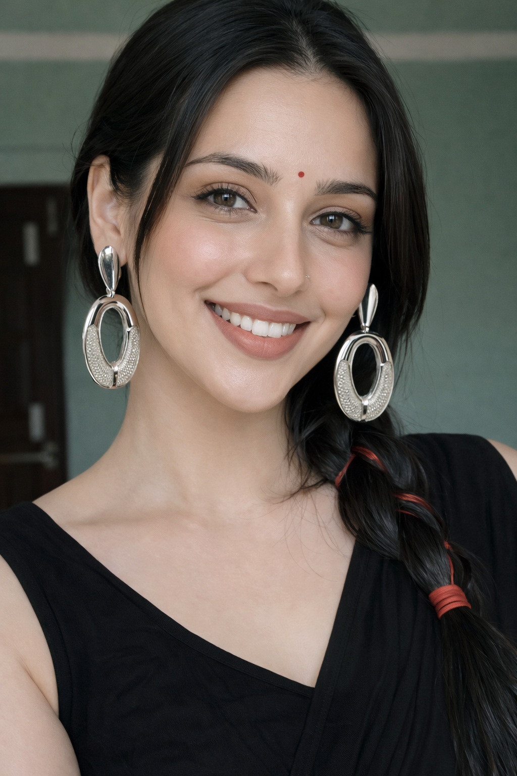 Silver Oval Halo Earrings – Contemporary Elegance