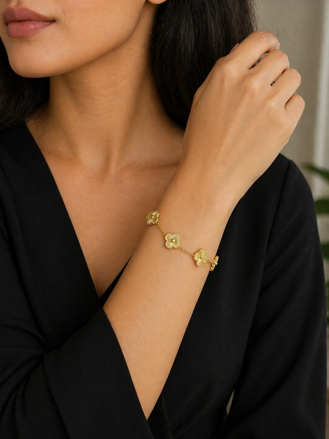 Elegant Gold Floral Charm Bracelet for Women