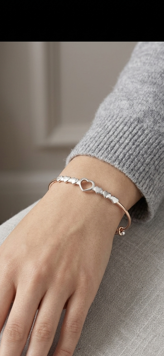 Dual Tone Heart Charm Bracelet – Rose Gold & Silver Minimal Elegance