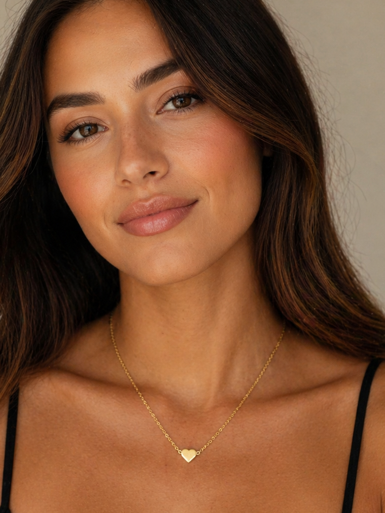 Minimal Gold Heart Pendant Necklace – Delicate Everyday Elegance