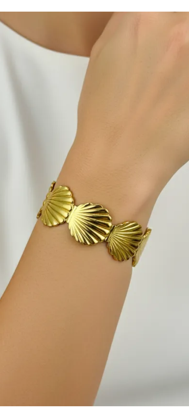 Elegant Full Gold Shell Leaf Statement Bracelet