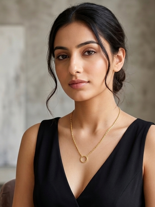Minimal Gold Circle Pendant Necklace – Modern Timeless Elegance