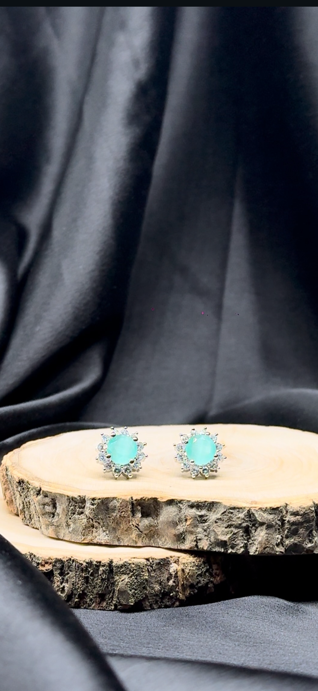 Mint Glow Floral Stud Earrings 🌿✨