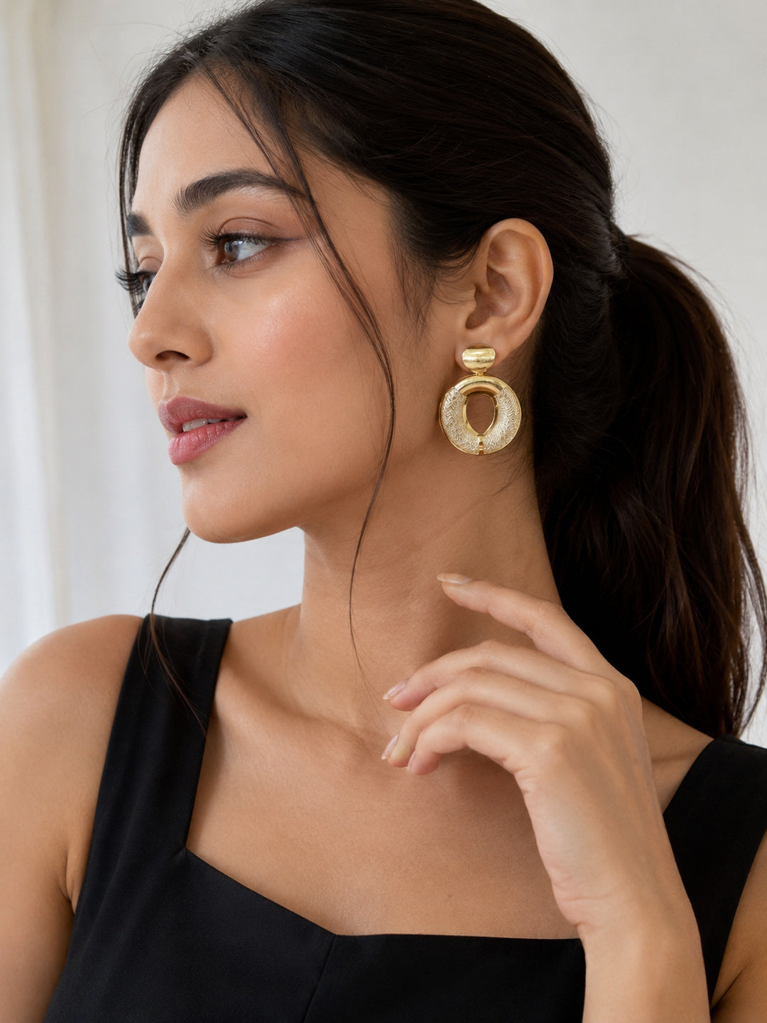 Golden Noir Halo Earrings – Textured Statement Elegance