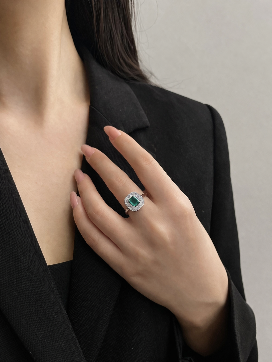 Halo statement ring