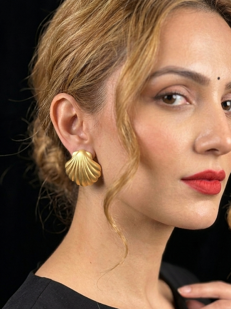 Elegant Shell Design Gold Statement Stud Earrings