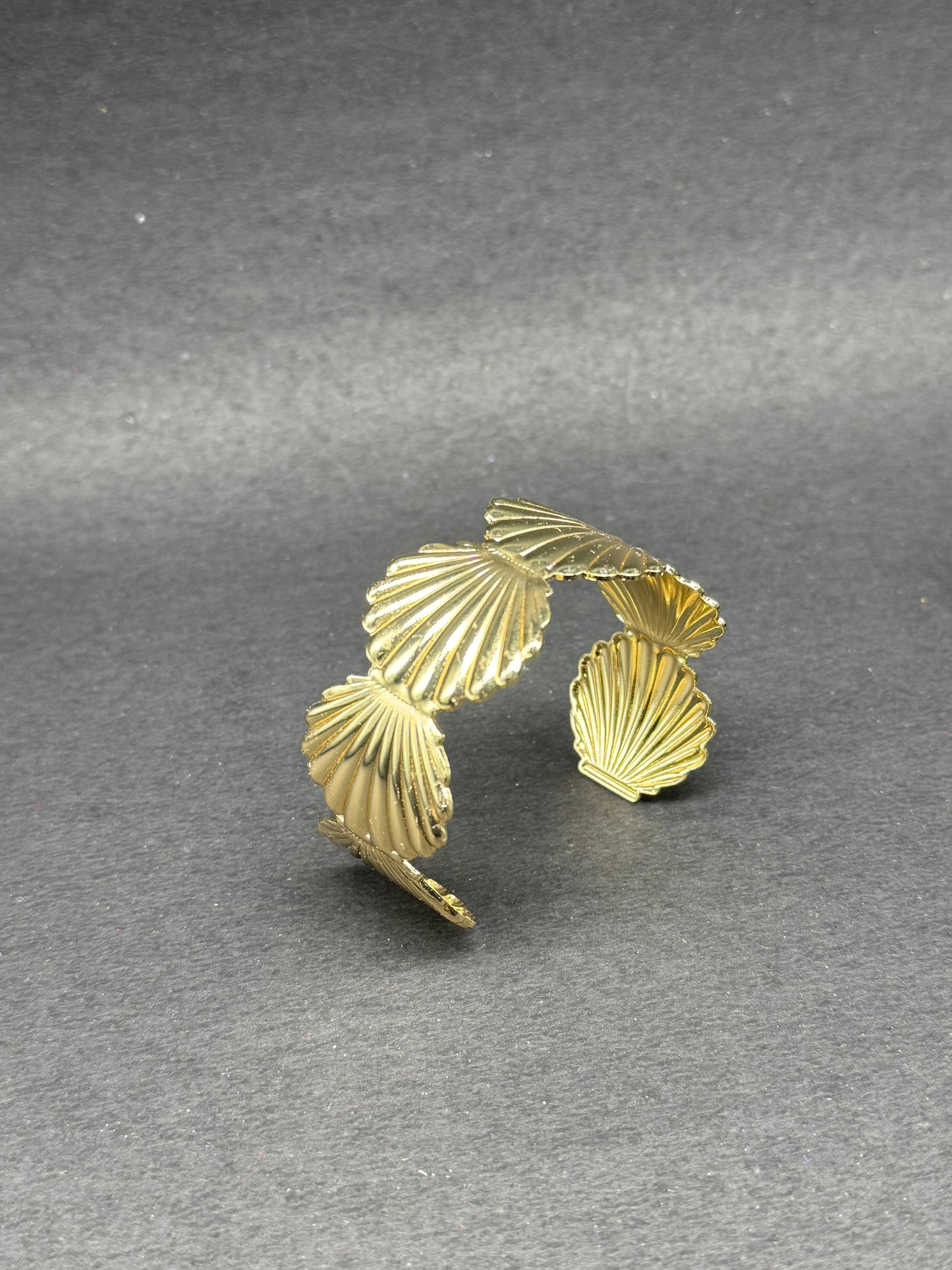 Elegant Full Gold Shell Leaf Statement Bracelet