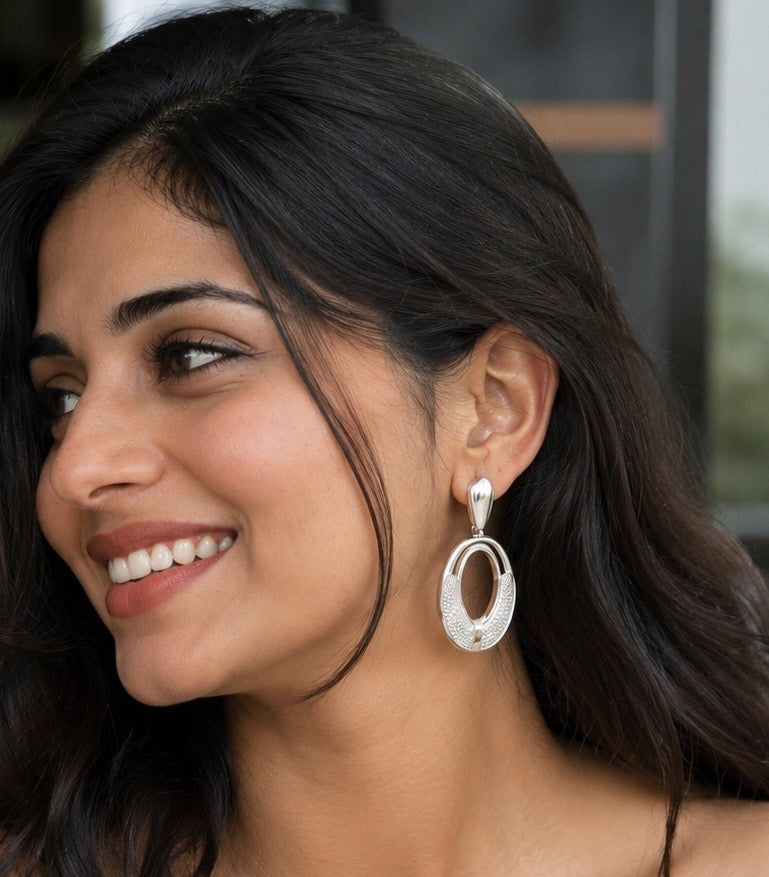 Silver Oval Halo Earrings – Contemporary Elegance