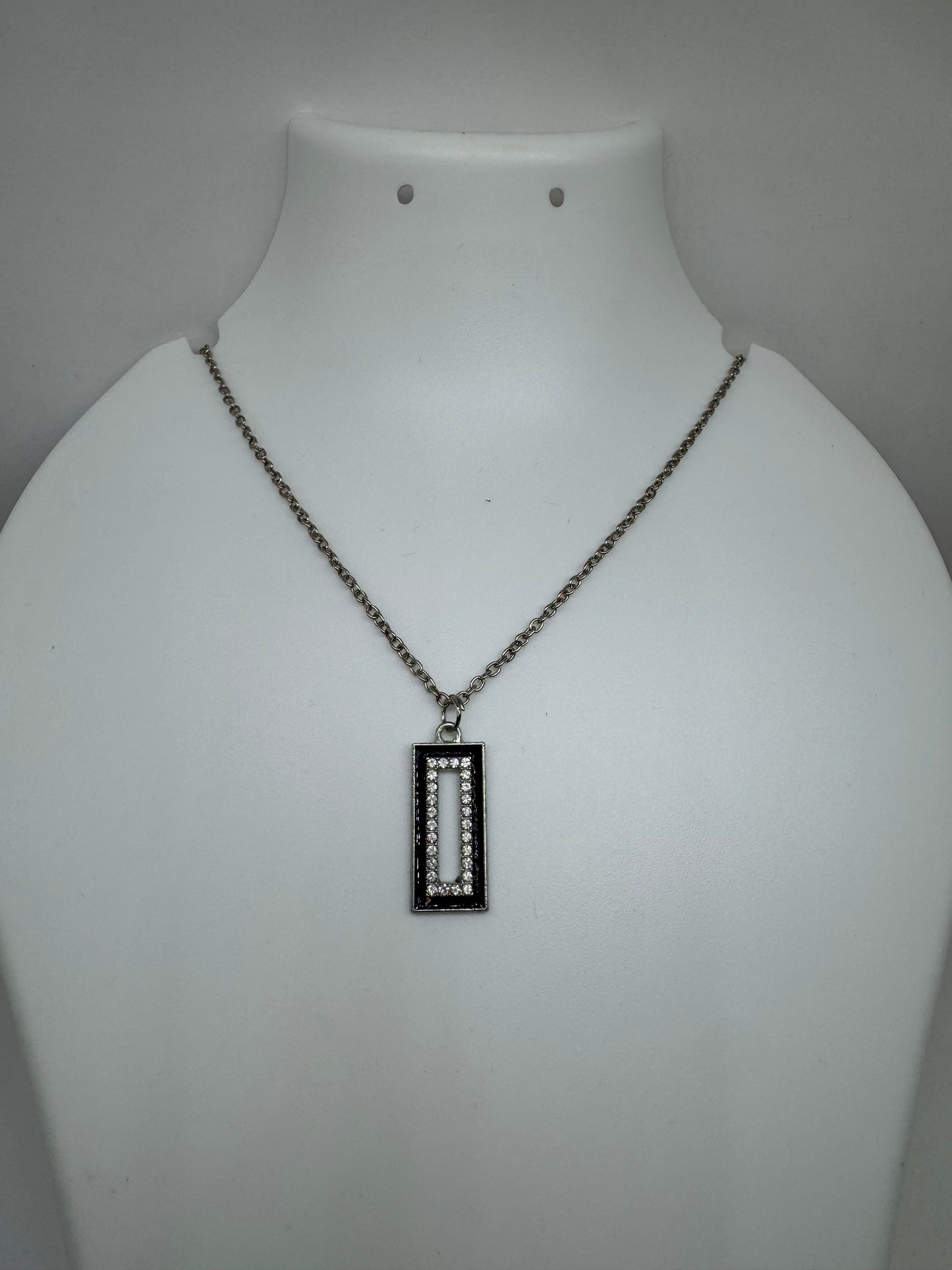 Elegant Rectangular Crystal Pendant Necklace – Minimal Modern Statement