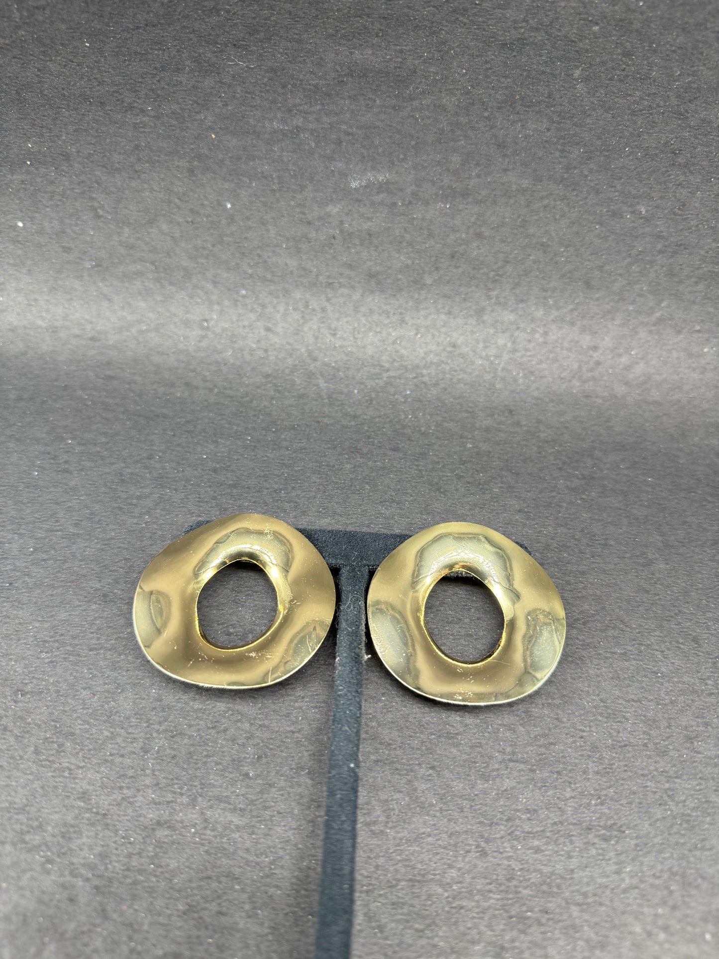 Classic Glossy Round Gold Hoop Earrings