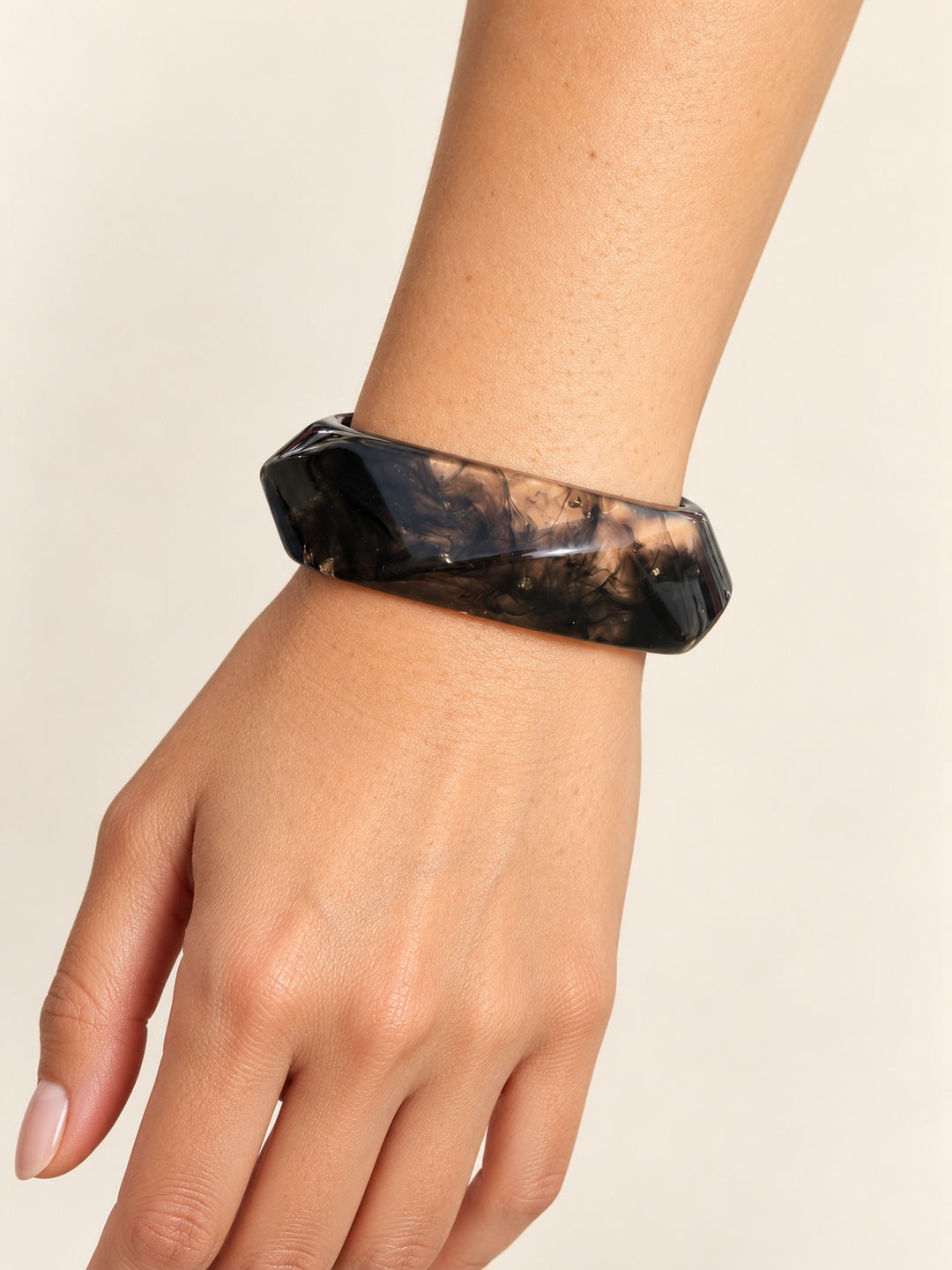 ELVION Black Marbled Bangle — Close-up detail