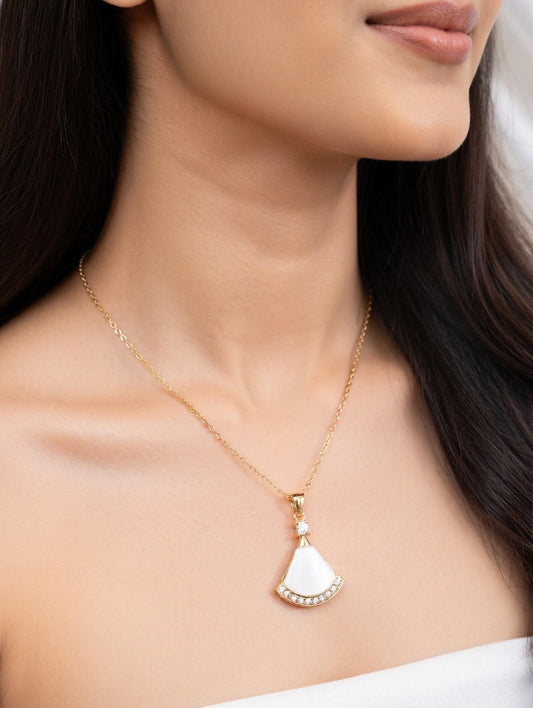 Elegant White Fan Pendant Gold Necklace