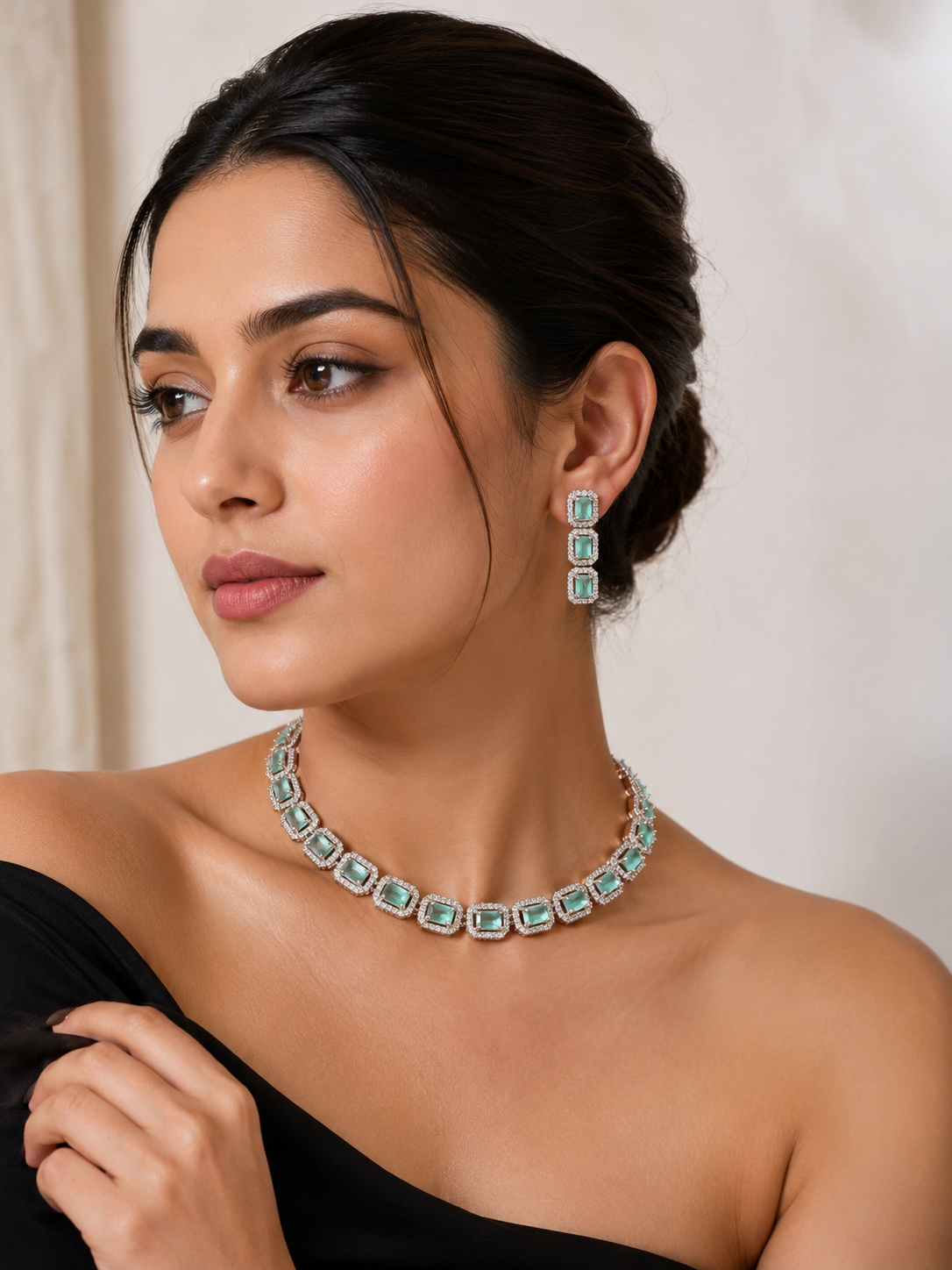 Emerald Radiance Necklace & Earrings Set – Luxury Statement Jewelry