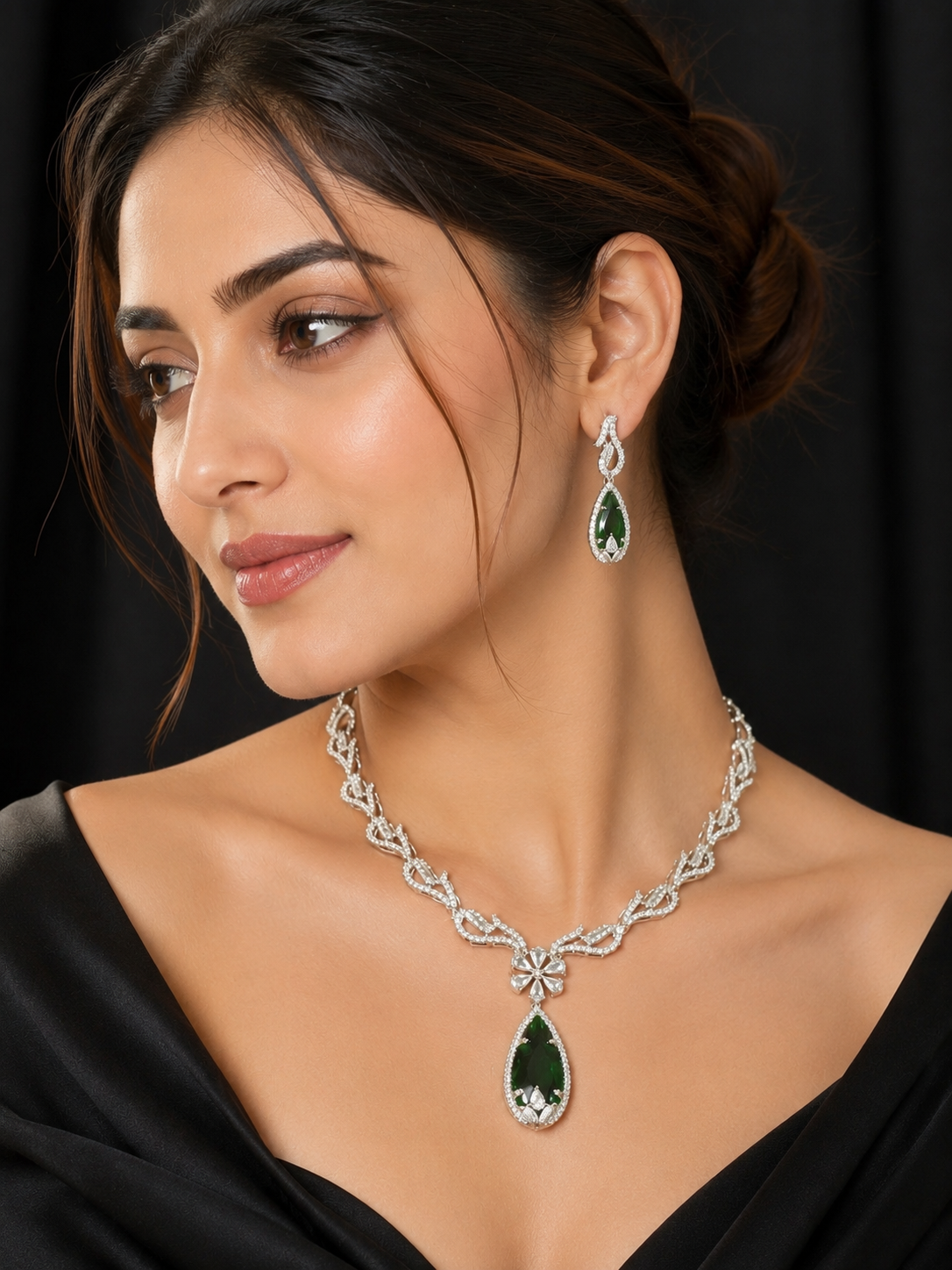 Emerald Elegance Teardrop Necklace & Earrings Set | Luxury Silver-Tone Bridal Jewelry