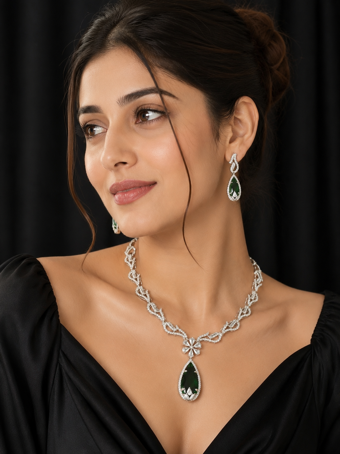 Emerald Elegance Teardrop Necklace & Earrings Set | Luxury Silver-Tone Bridal Jewelry