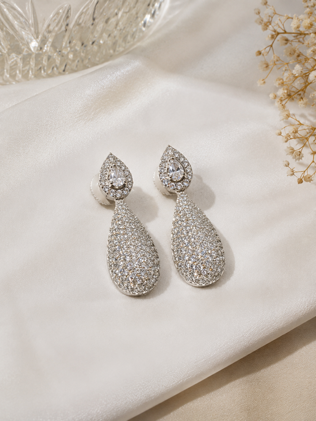 Elegant Teardrop Dangle Earrings