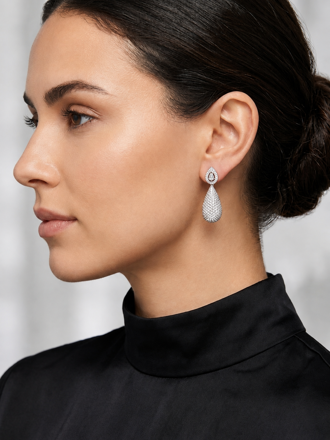 Elegant Teardrop Dangle Earrings