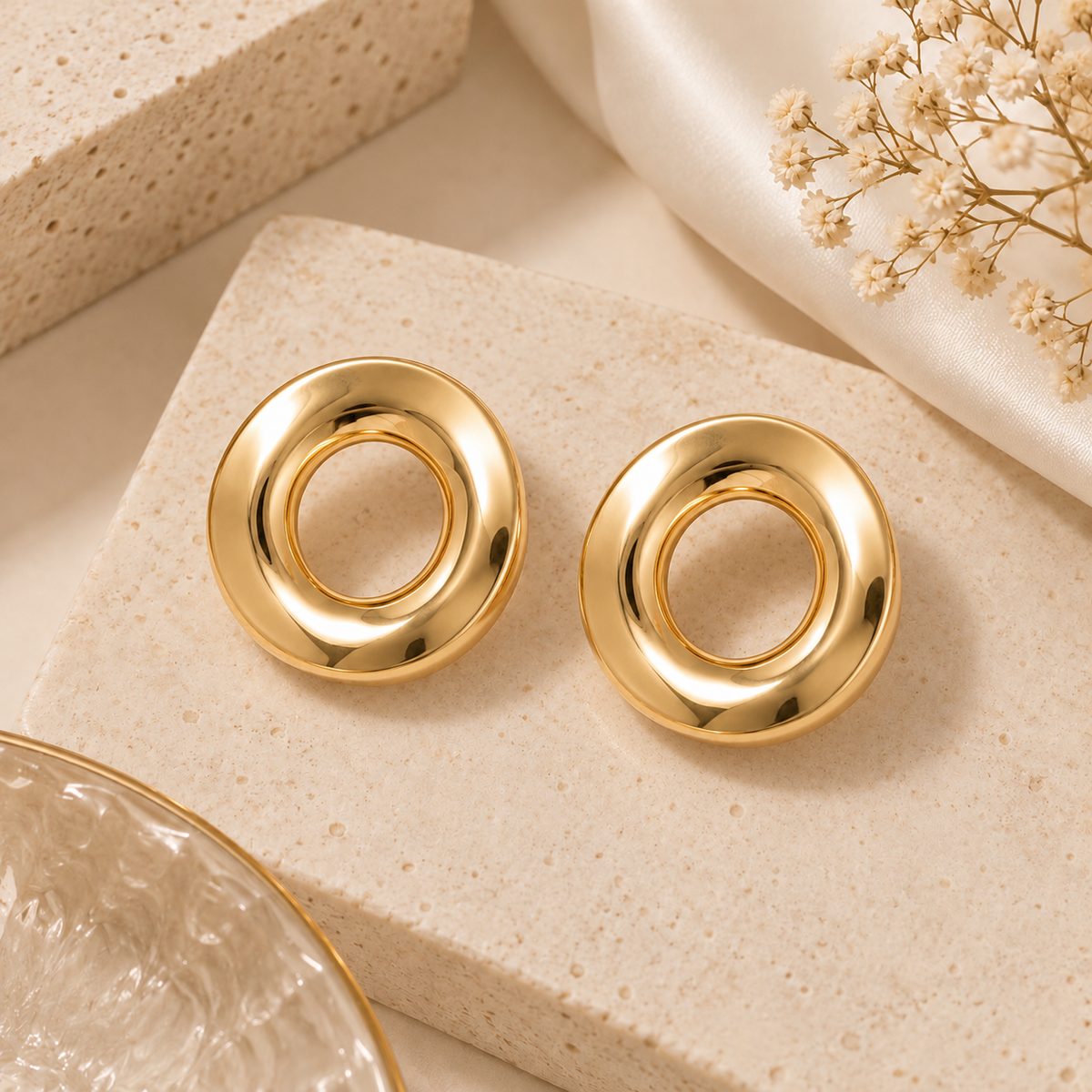Classic Glossy Round Gold Hoop Earrings