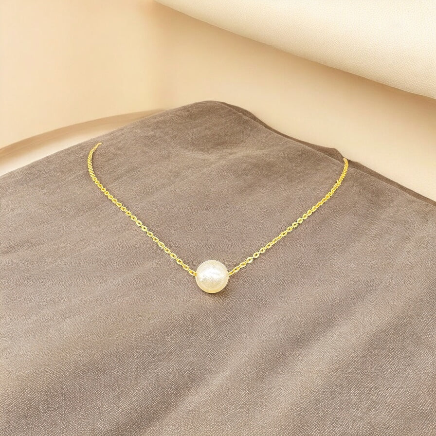 Simple Pearl Pendant