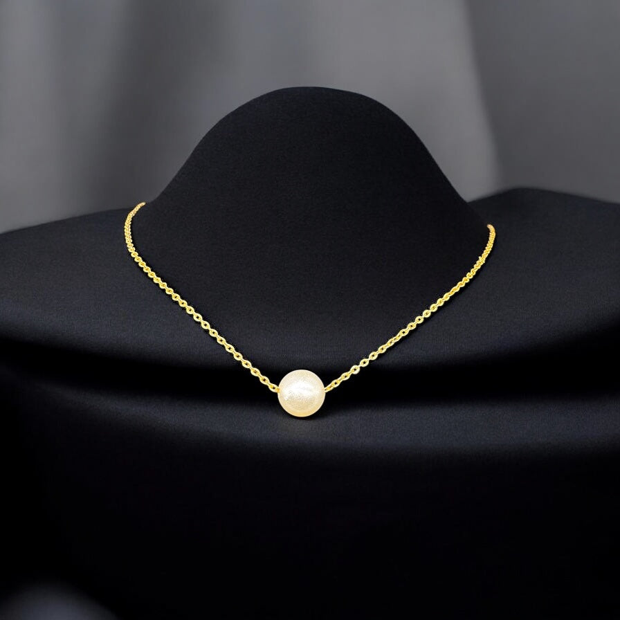 Simple Pearl Pendant