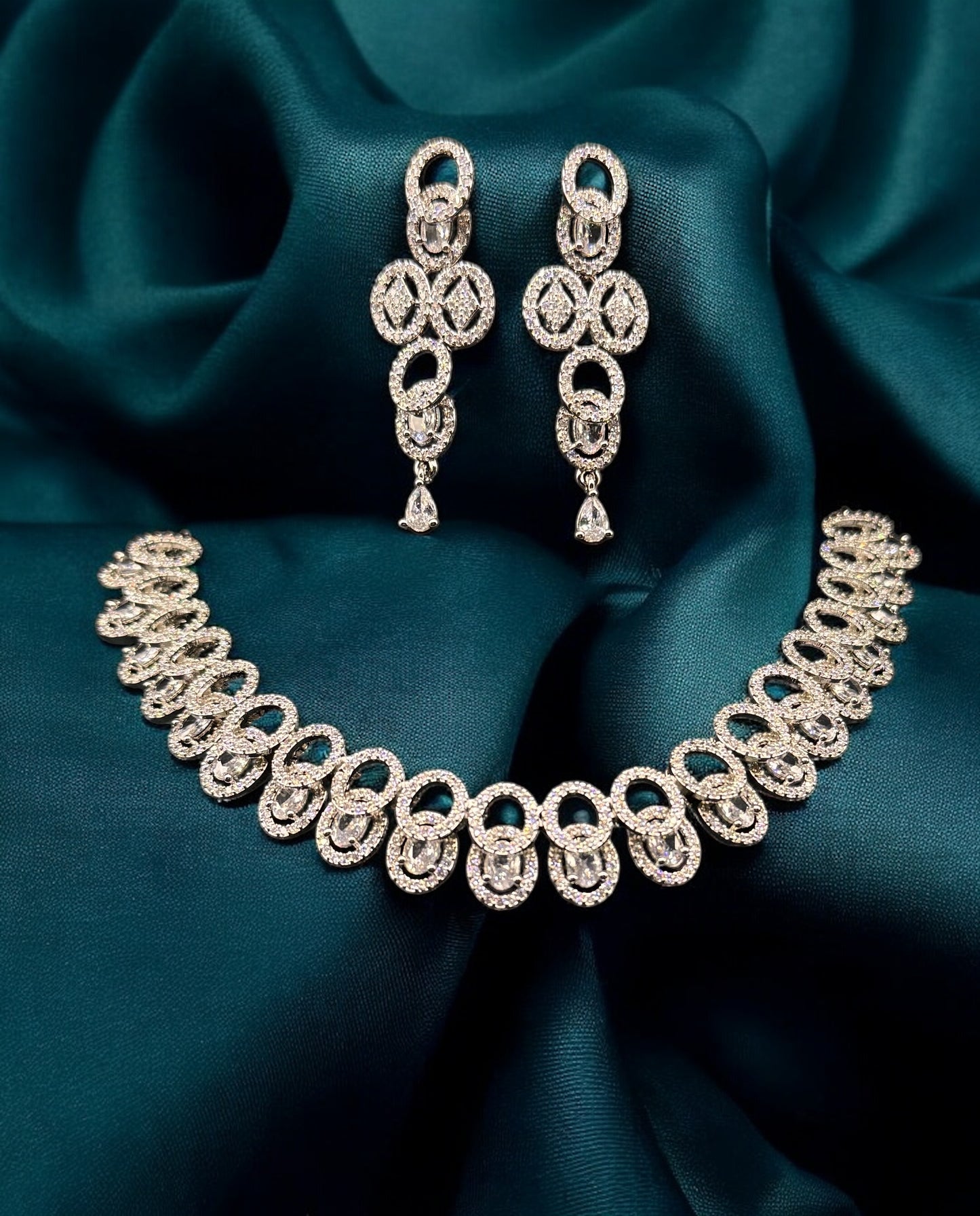 Shiny Loops Necklace And Earrings