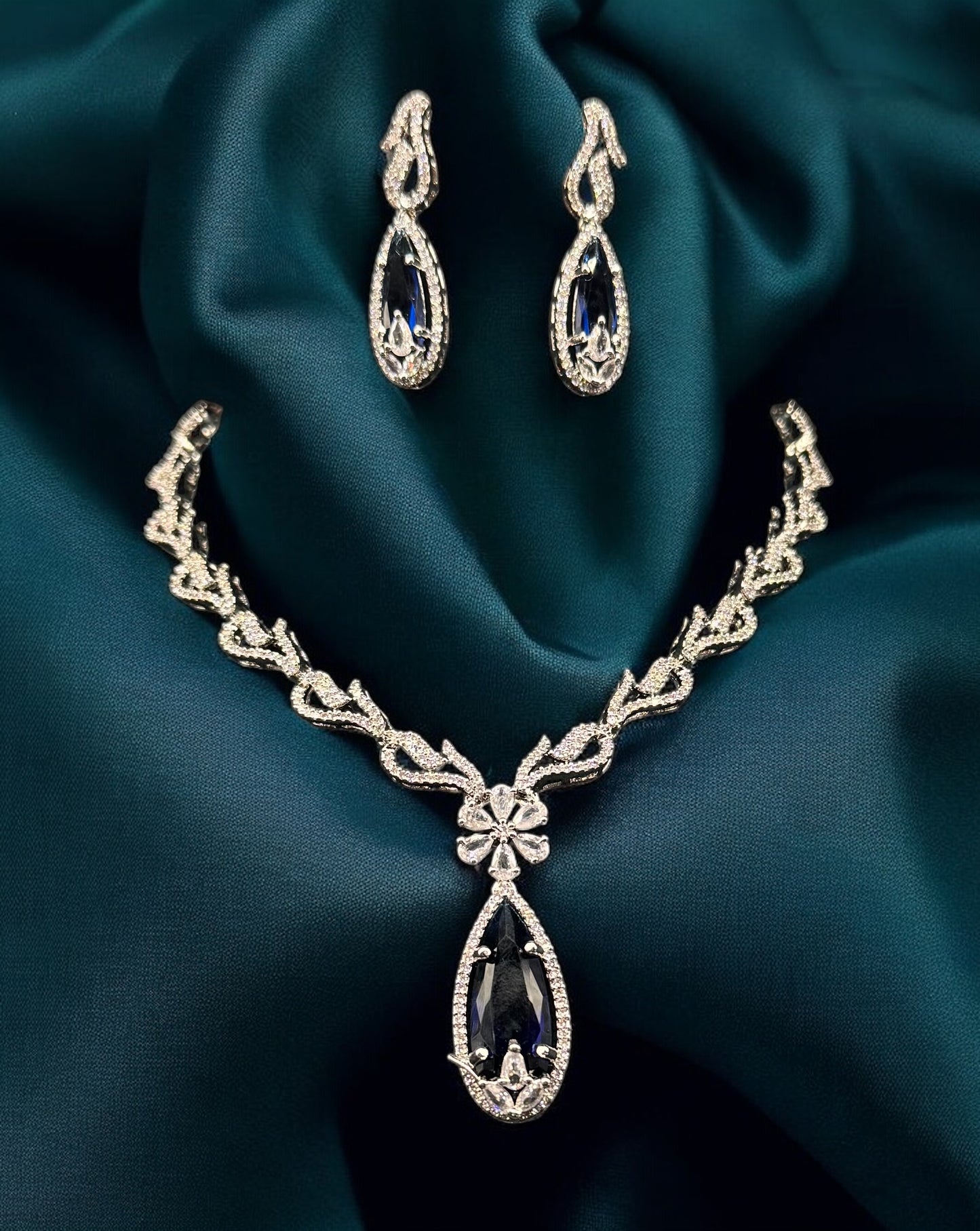Deep Shine Necklace And Earring Set